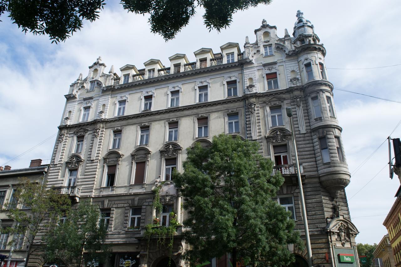 Astoria Airconed Apartments Budapest Bagian luar foto